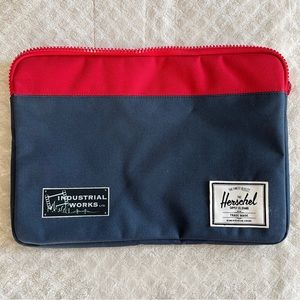 Herschel tablet case